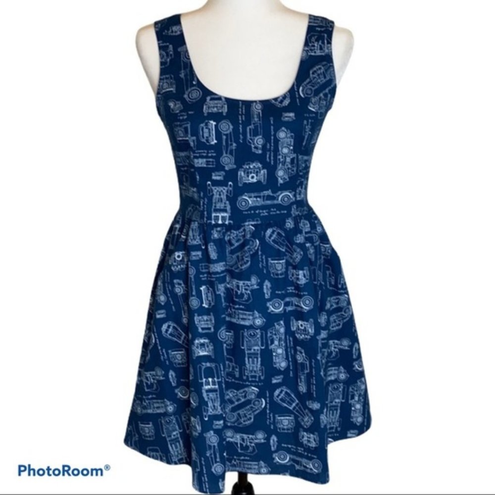 Ladies Retrolicious Isn’t It Grand Prix Dress - Picture 1 of 1